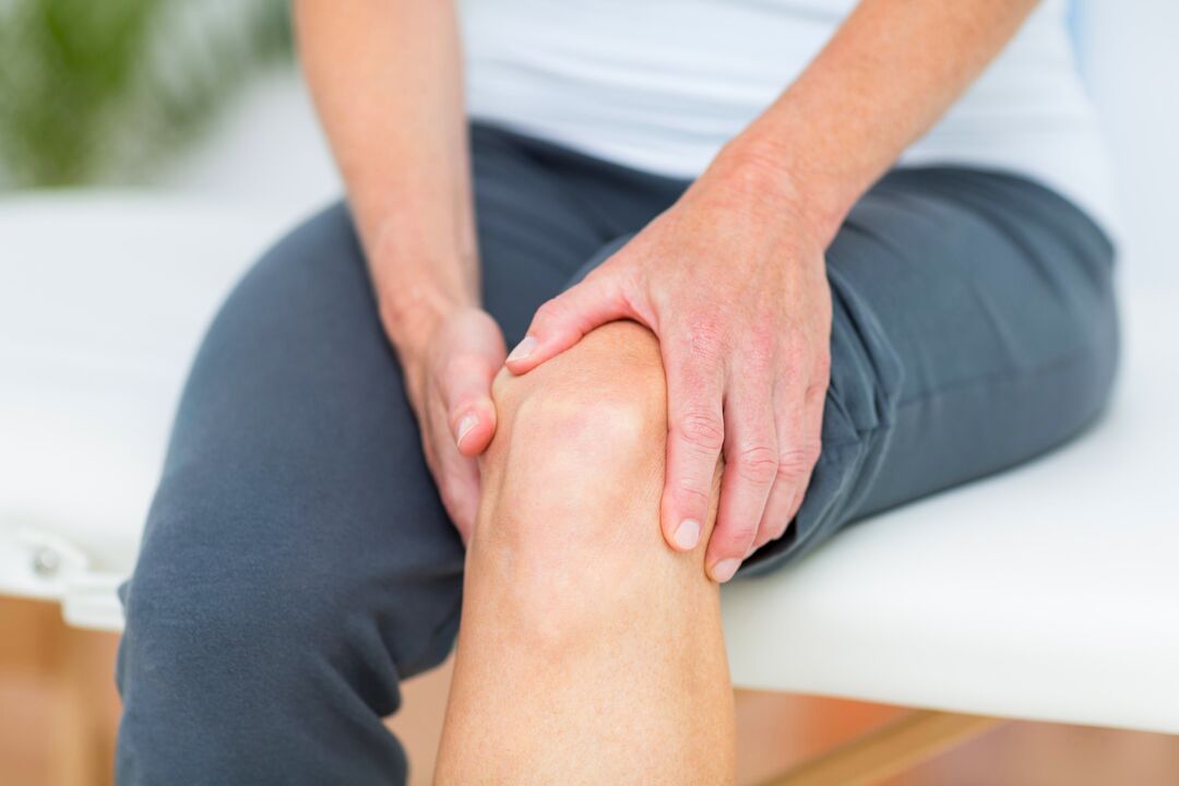 De nombreuses personnes souffrent de douleurs dans les articulations des bras et des jambes.